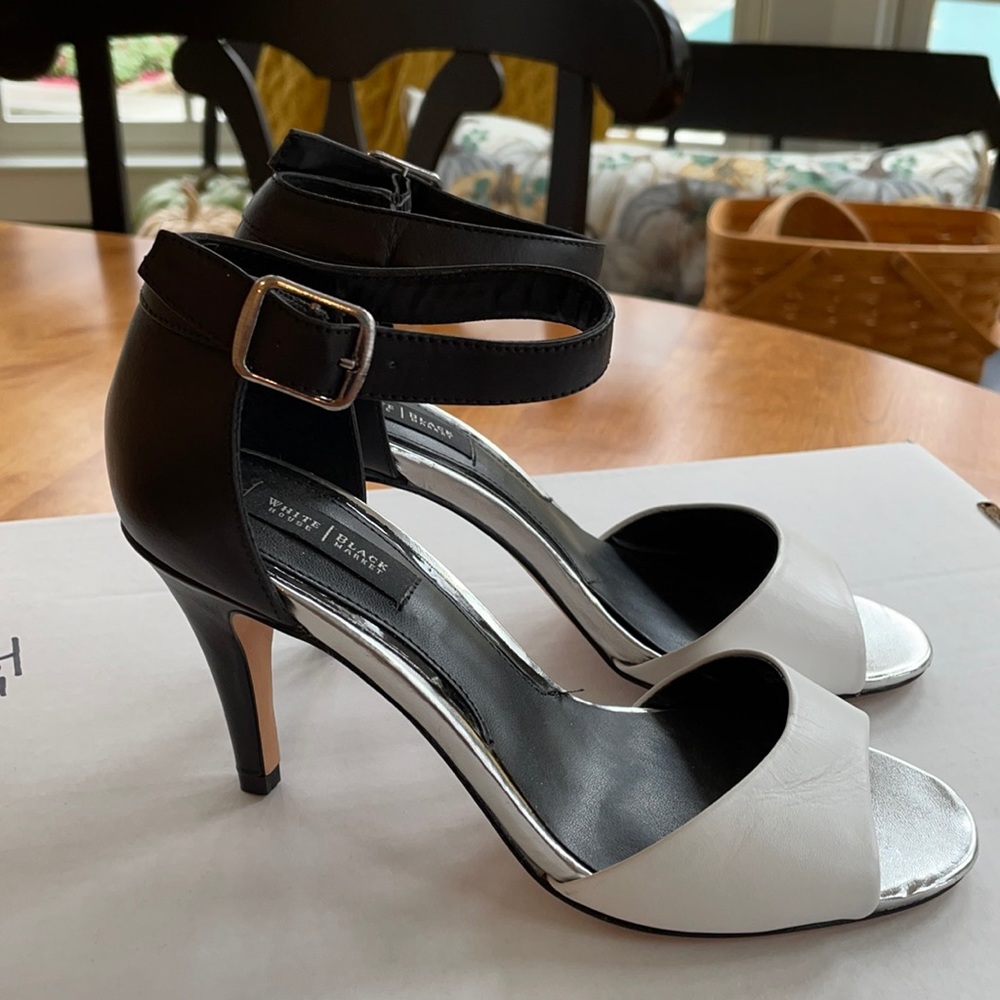 White House Black Market size 6 black and white shoes.